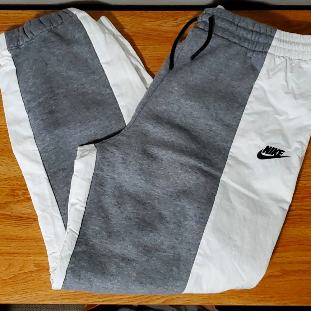 Mens Nike Tagged Windbreaker Sweatpant - Size L - White & Grey
